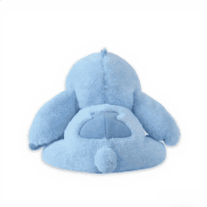 Achteraanzicht van een slapende Stitch pluche knuffel