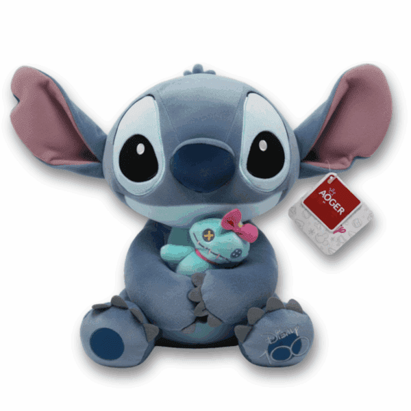 Officiële Disney Stitch 100 Jaar knuffel, 20cm, van blauw pluche, houdt zijn Scrump pop vast en toont een geborduurd Disney 100 logo op zijn voet.